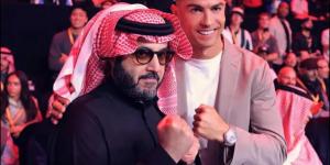 شاهد حلبة UFC بموسم الرياض تشتعل بسبب كريستيانو رونالدو وتركي آل الشيخ (ما القصة) - ميديا سبورت