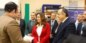 وزيرة التنمية المحلية تتفقد أجنحة الشركات في المعرض التكنولوجي بالدورة التدريبية - ميديا سبورت