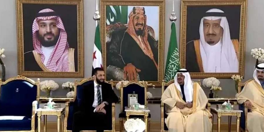 وصول الرئيس السوري أحمد الشرع إلى السعودية وهذا هو الأمير الذي استقبله - ميديا سبورت