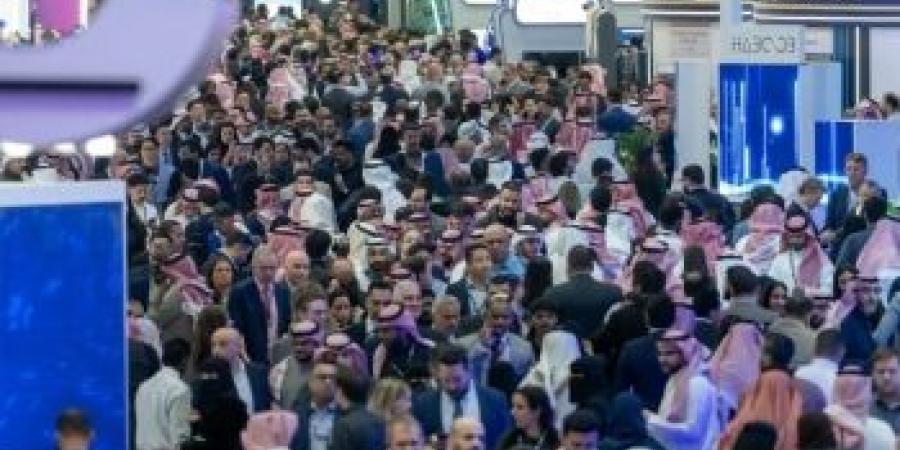 ضبط شخص لارتكابه مخالفة رعي 10 متون من الإبل بمحمية الملك عبدالعزيز - ميديا سبورت