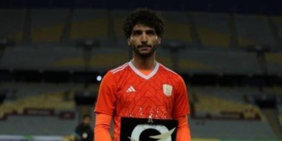 عمرو ناصر يحصل على جائزة أفضل لاعب فى مباراة الزمالك وفاركو - ميديا سبورت