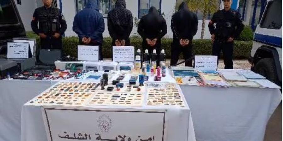 الشلف: توقيف 11 شخصا وحجز 194 ختما مقلدا في قضية شبكة مختصة في تقليد الاختام وتزوير الوثائق - ميديا سبورت