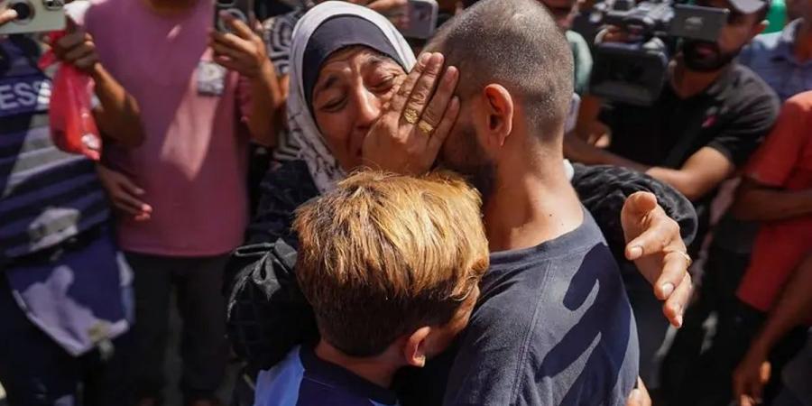 عائلات فلسطينية تنتظر حتى الليل الإفراج عن مئات المعتقلين وسط تأخير إسرائيلي - ميديا سبورت