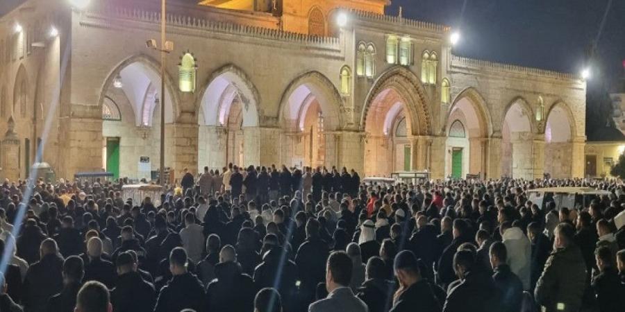 80 ألفا يؤدون صلاتي العشاء والتراويح في المسجد الأقصى - ميديا سبورت